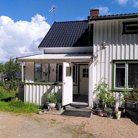 Laegenhet Naturnaera I Henån Exterior photo
